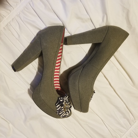 Like New Gianni Bini platform/pump/olive green - Picture 3 of 8